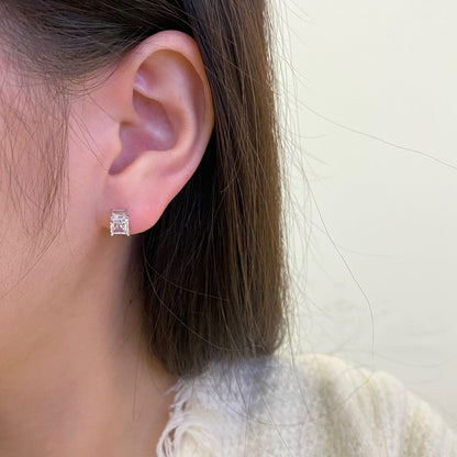 [Revel Jewelry]Stylish Shiny Rectangular Center Stone Stud Earrings