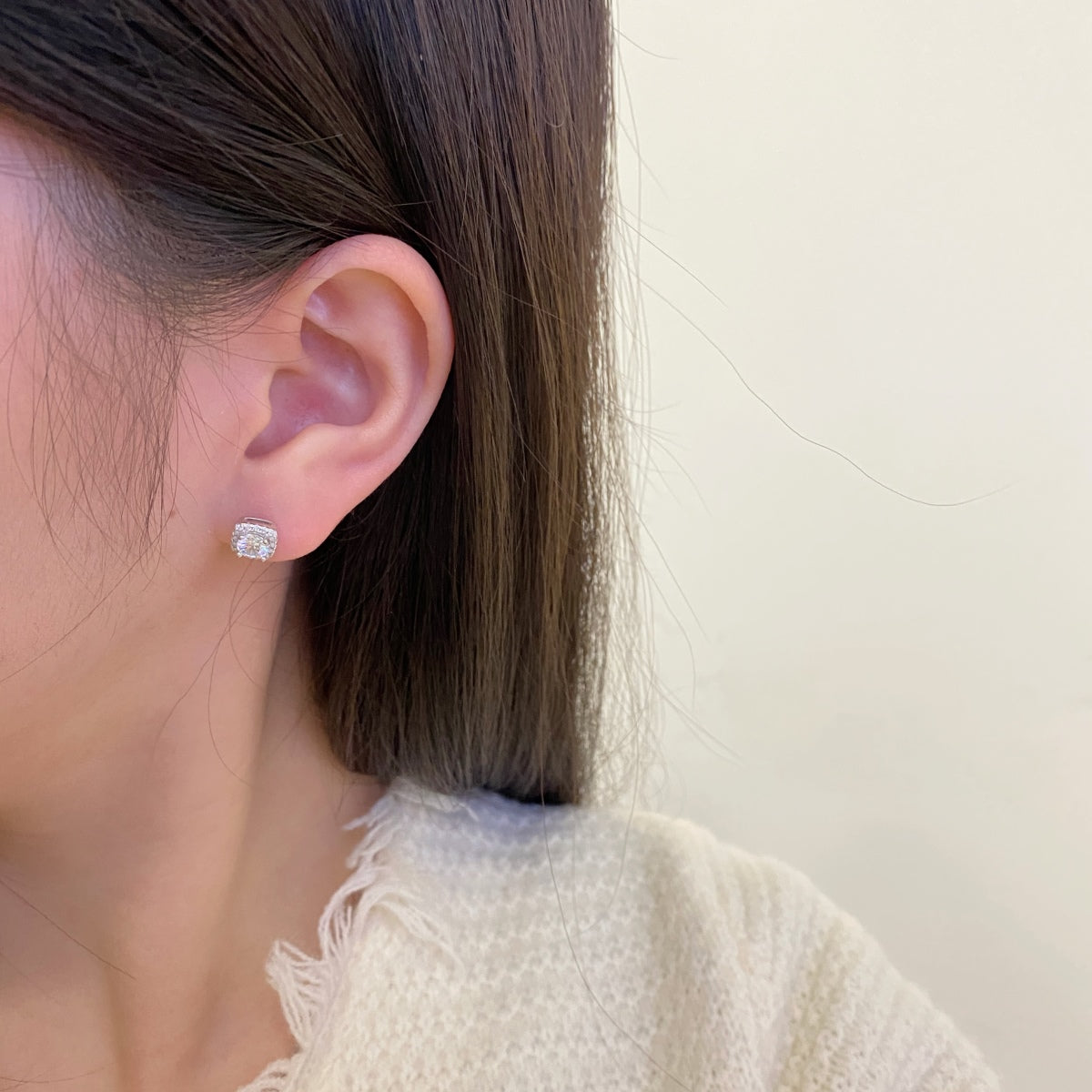 [Revel Jewelry]Classic Round Center Stone Stud Earrings