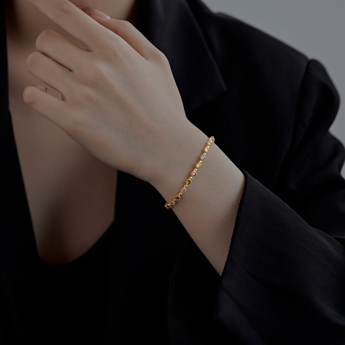 [Revel Jewelry]キラキラと輝く豪華なラウンドカットパーティーブレスレット