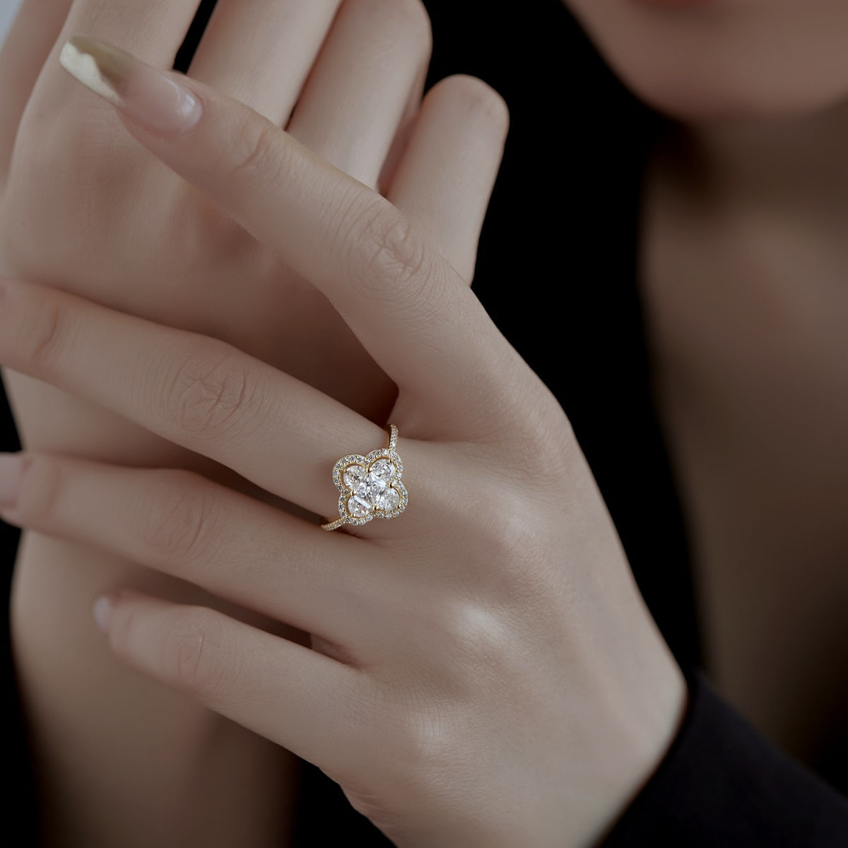 [Revel Jewelry]Luxurious Eternity Flower Shape Banquet Ring
