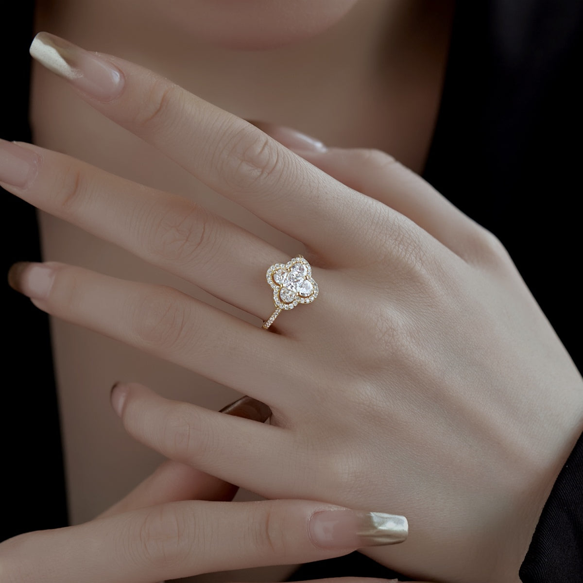 [Revel Jewelry]Luxurious Eternity Flower Shape Banquet Ring