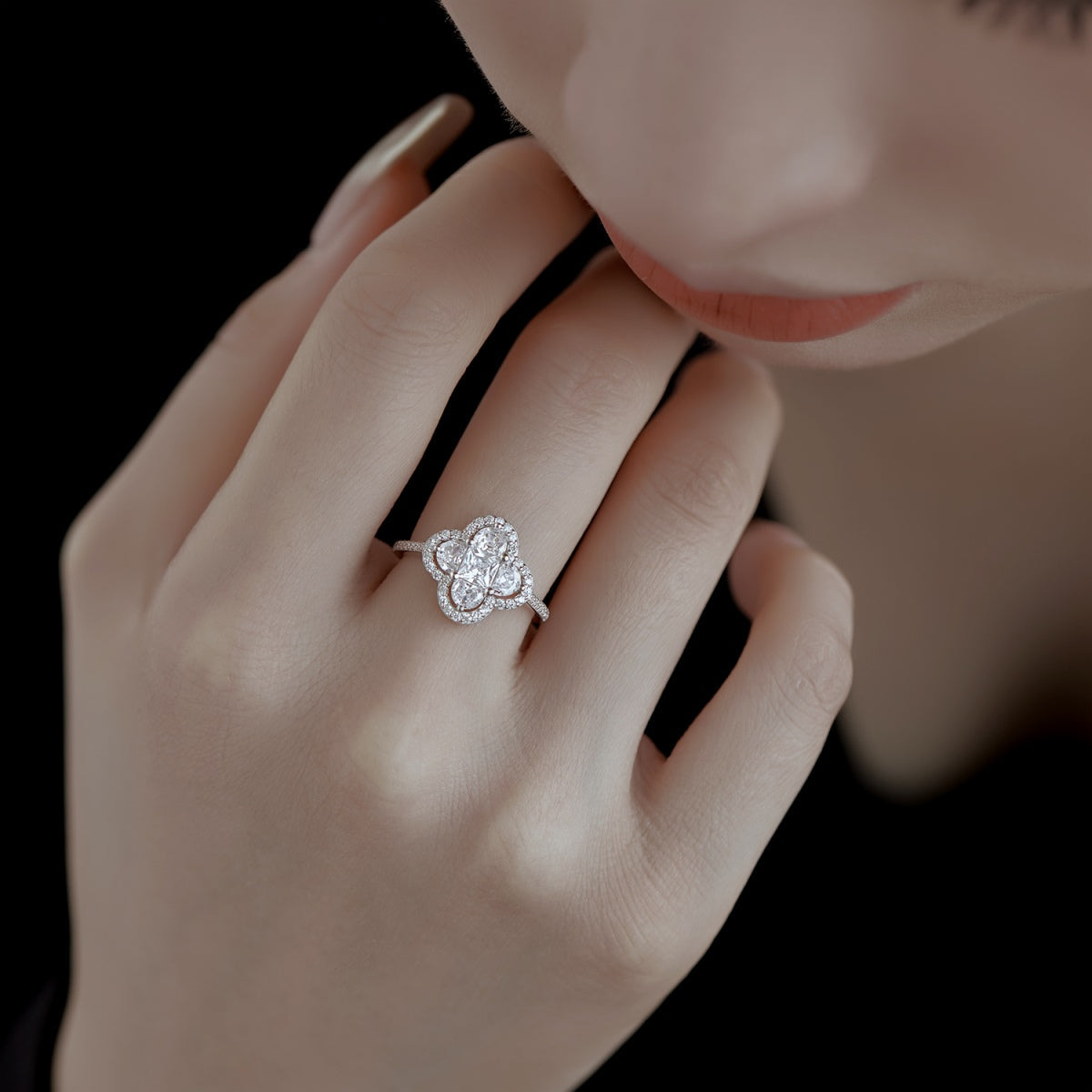[Revel Jewelry]Luxurious Eternity Flower Shape Banquet Ring