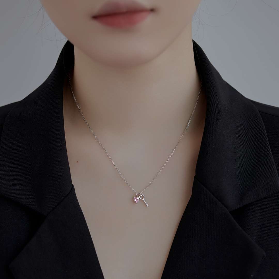 [Revel Jewelry]Unique Heart Shape Key Pendent Necklace
