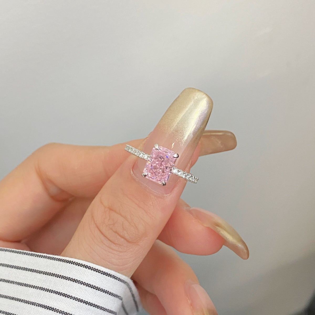 [Revel Jewelry]2.0 Carat Dazzling Sparkling Radiant Cut Party Ring