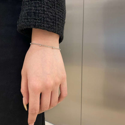 [Revel Jewelry]Zartes Perlenarmband mit doppelter Lage