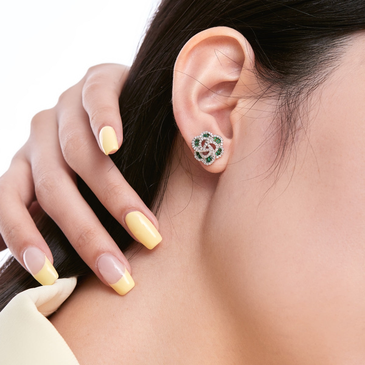 [Revel Jewelry]Exquisite Flower Shape Daily Earrings