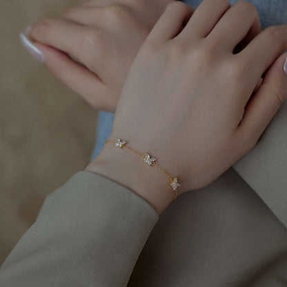 [Revel Jewelry]Halskette mit strahlendem Schmetterling