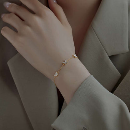 [Revel Jewelry]Halskette mit strahlendem Schmetterling
