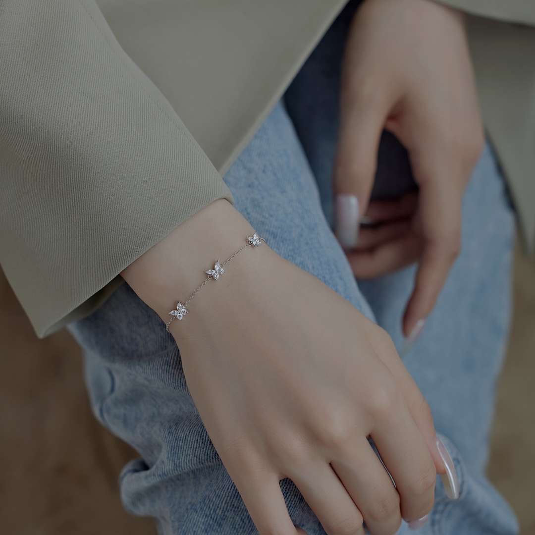 [Revel Jewelry]Halskette mit strahlendem Schmetterling