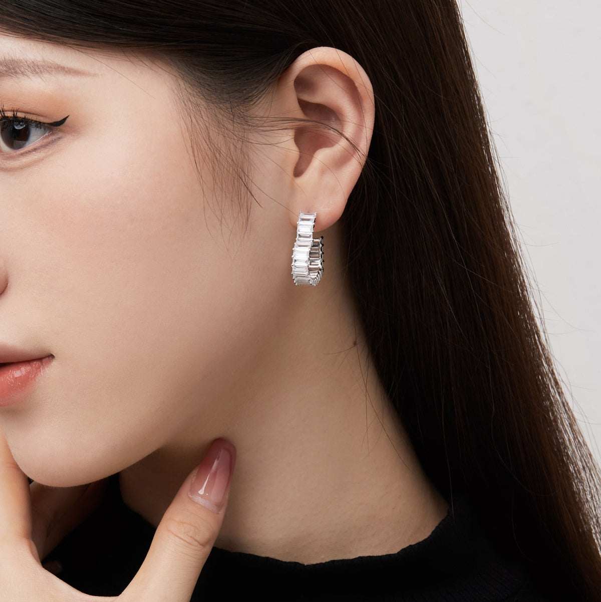 [Revel Jewelry]Radiant Heart Cutout Earrings