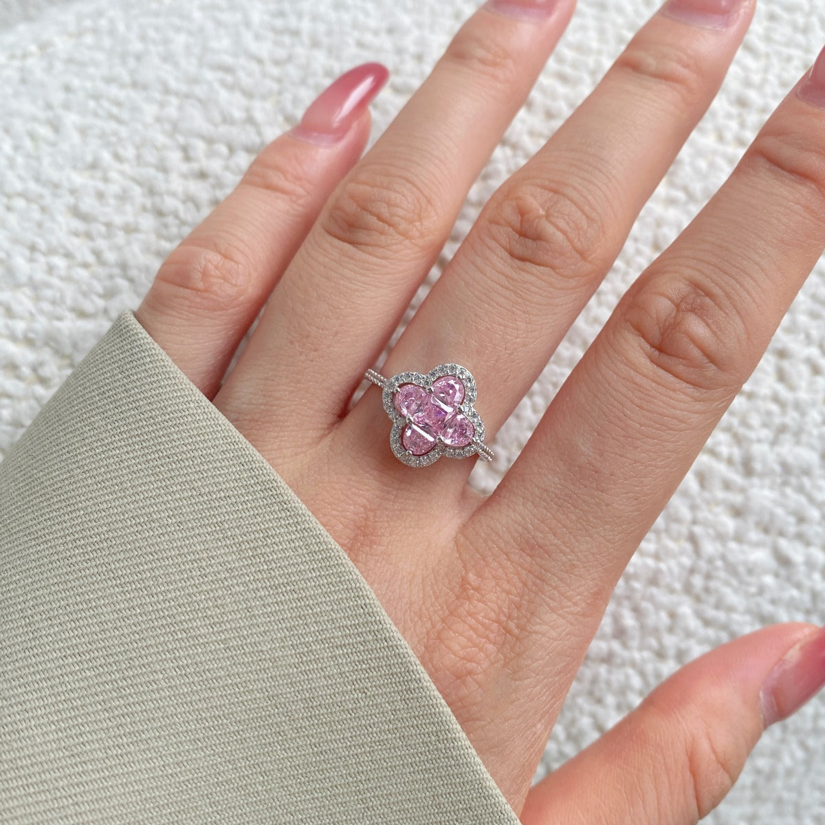 [Revel Jewelry]Luxurious Eternity Flower Shape Banquet Ring