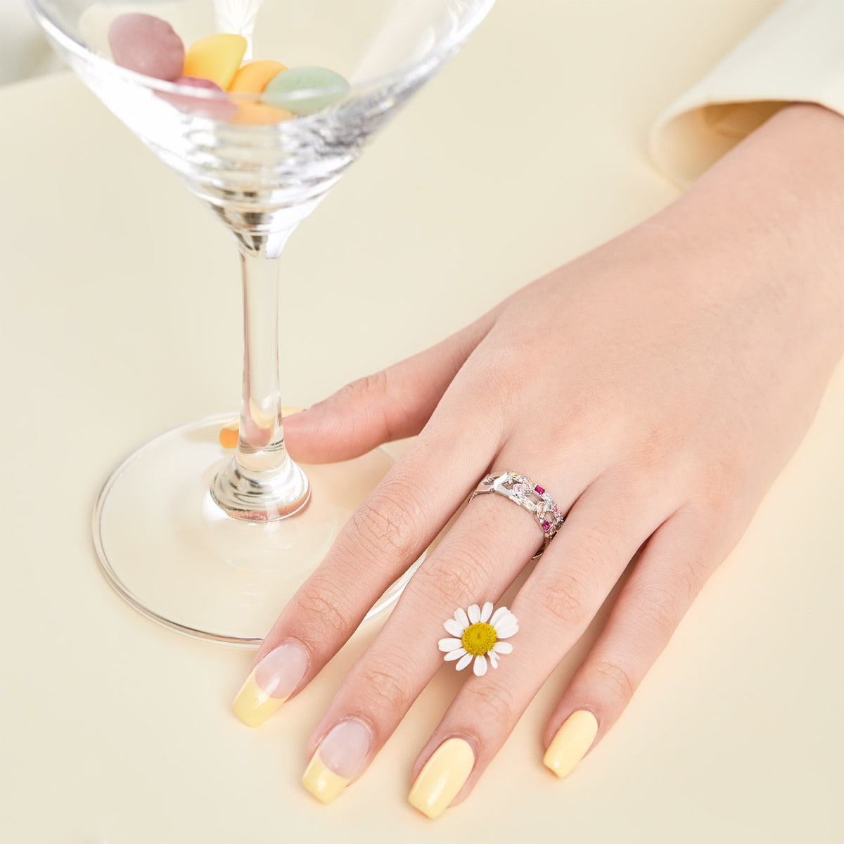 [Revel Jewelry]Sparkling Vibrant Emerald Cut Daily Ring