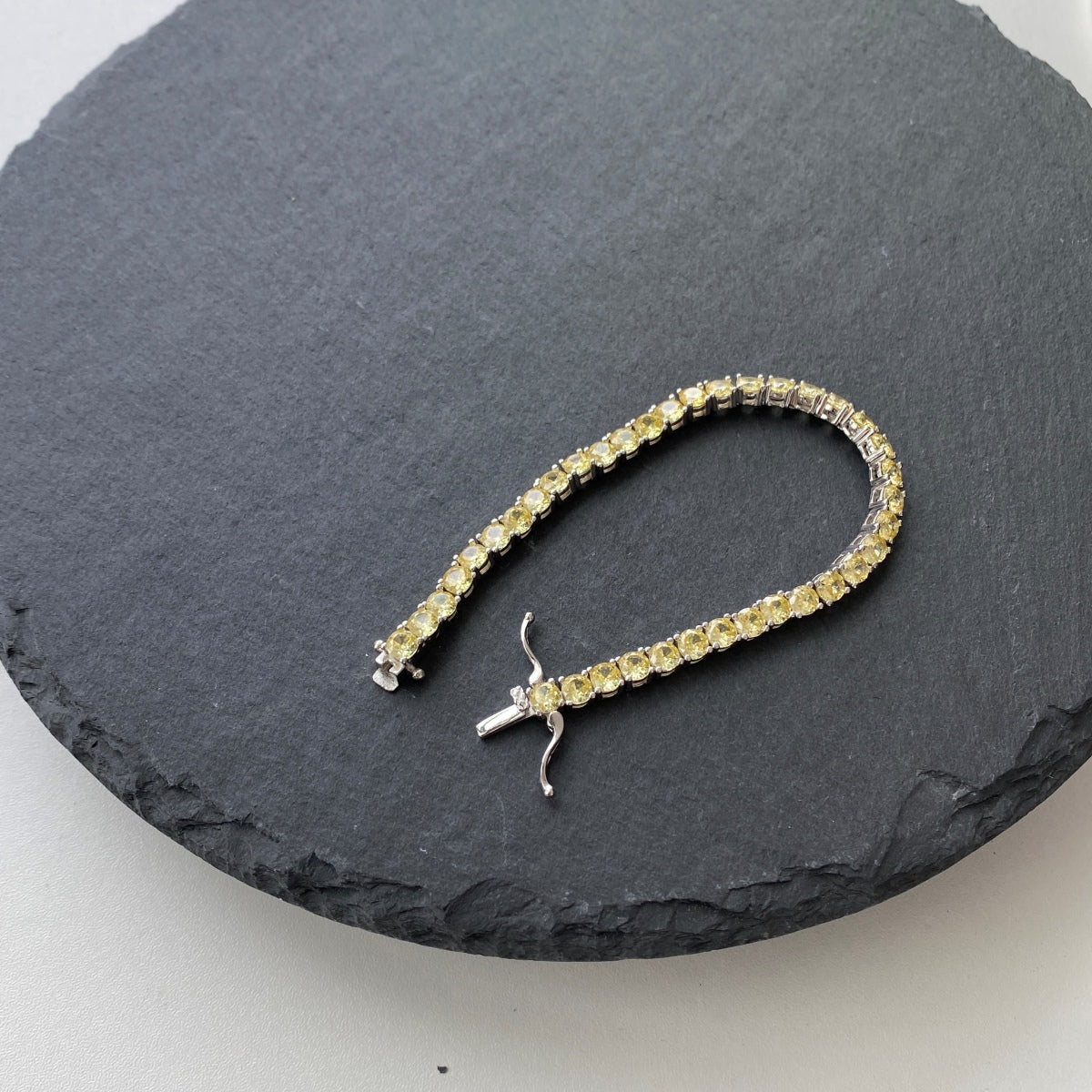 [Revel Jewelry]華麗なる輝きラウンドカットテニスブレスレット