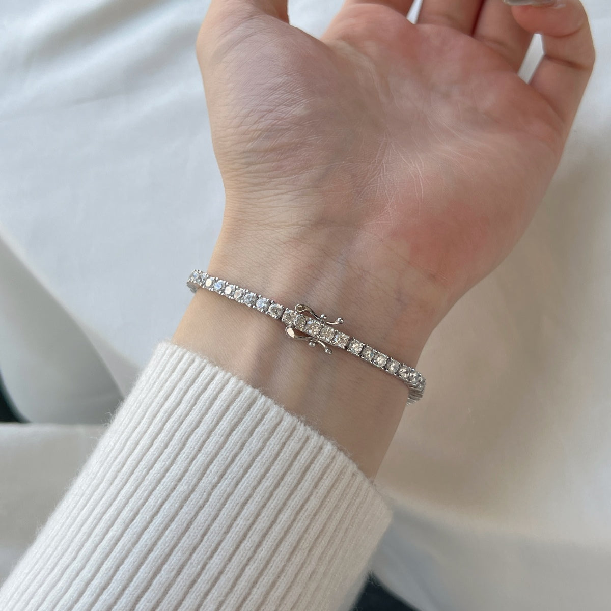 [Revel Jewelry]華奢で魅力的なラウンドカットテニスブレスレット