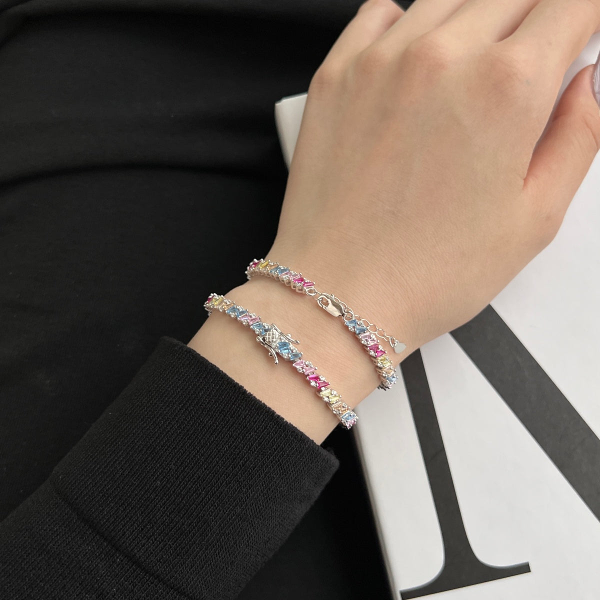 [Revel Jewelry]華やかな輝きを放つ多面カットパーティーブレスレット