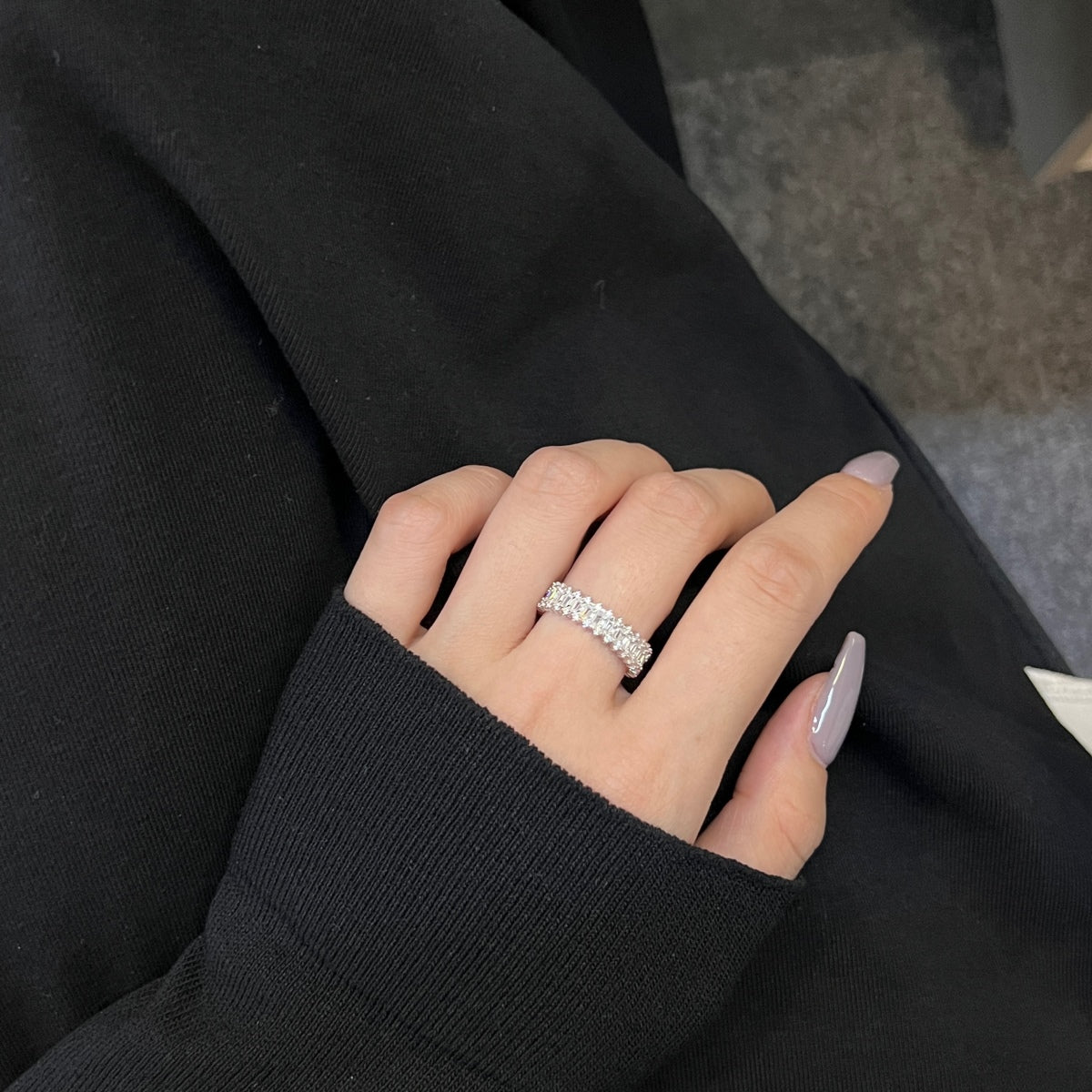 [Revel Jewelry]Auffälliger kunstvoller Cocktailring mit Smaragdschliff