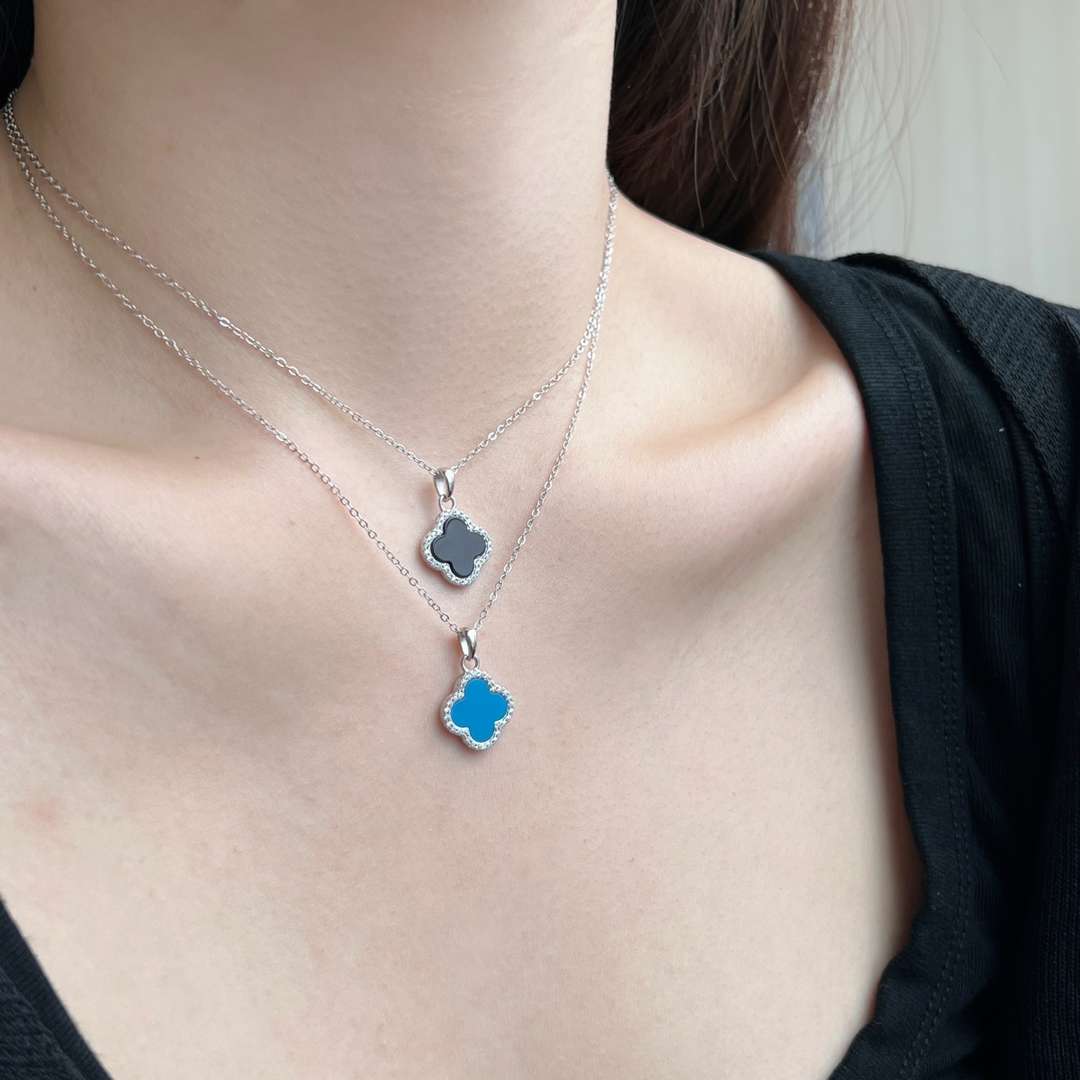 [Revel Jewelry]Dainty Flower Shape Necklace