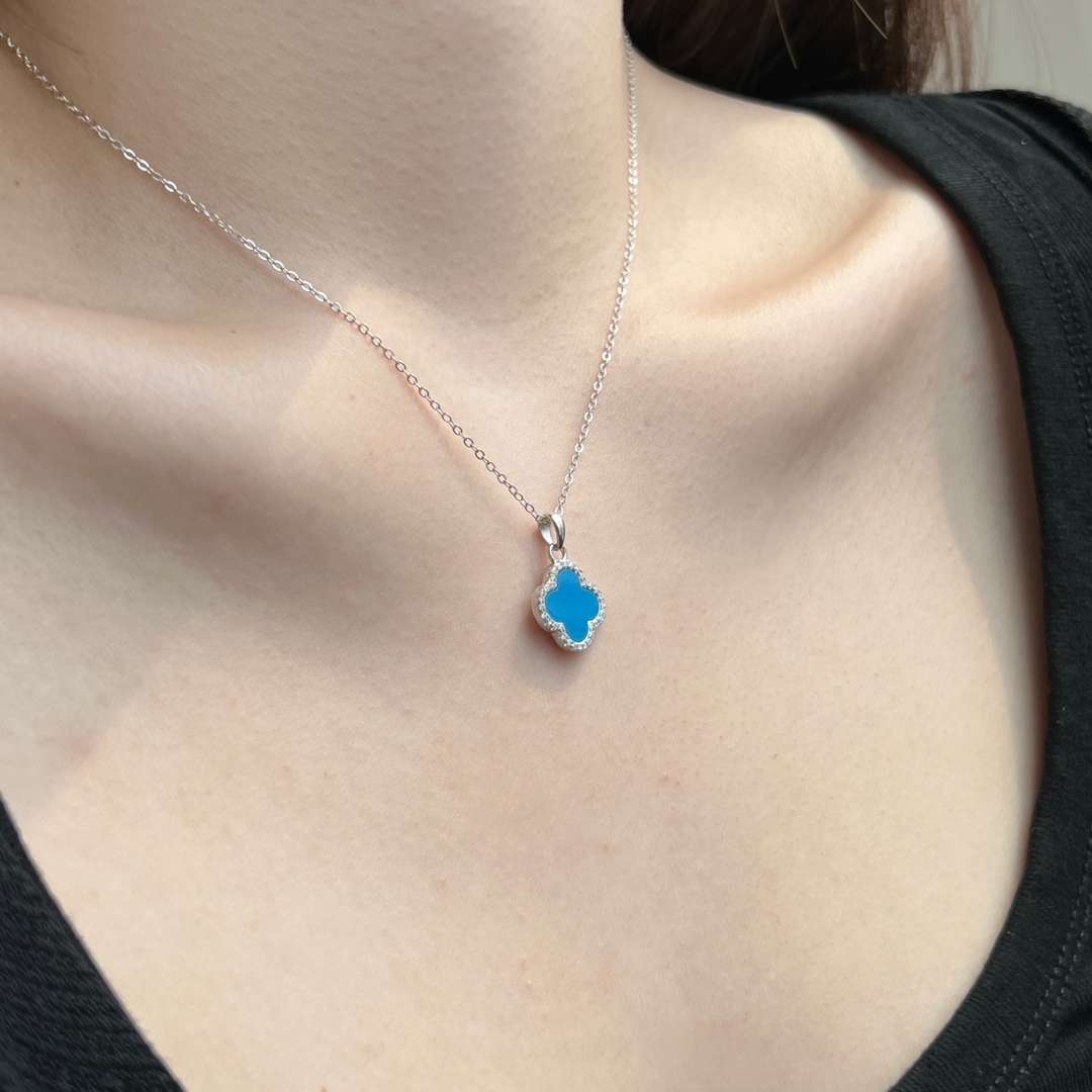 [Revel Jewelry]Dainty Flower Shape Necklace