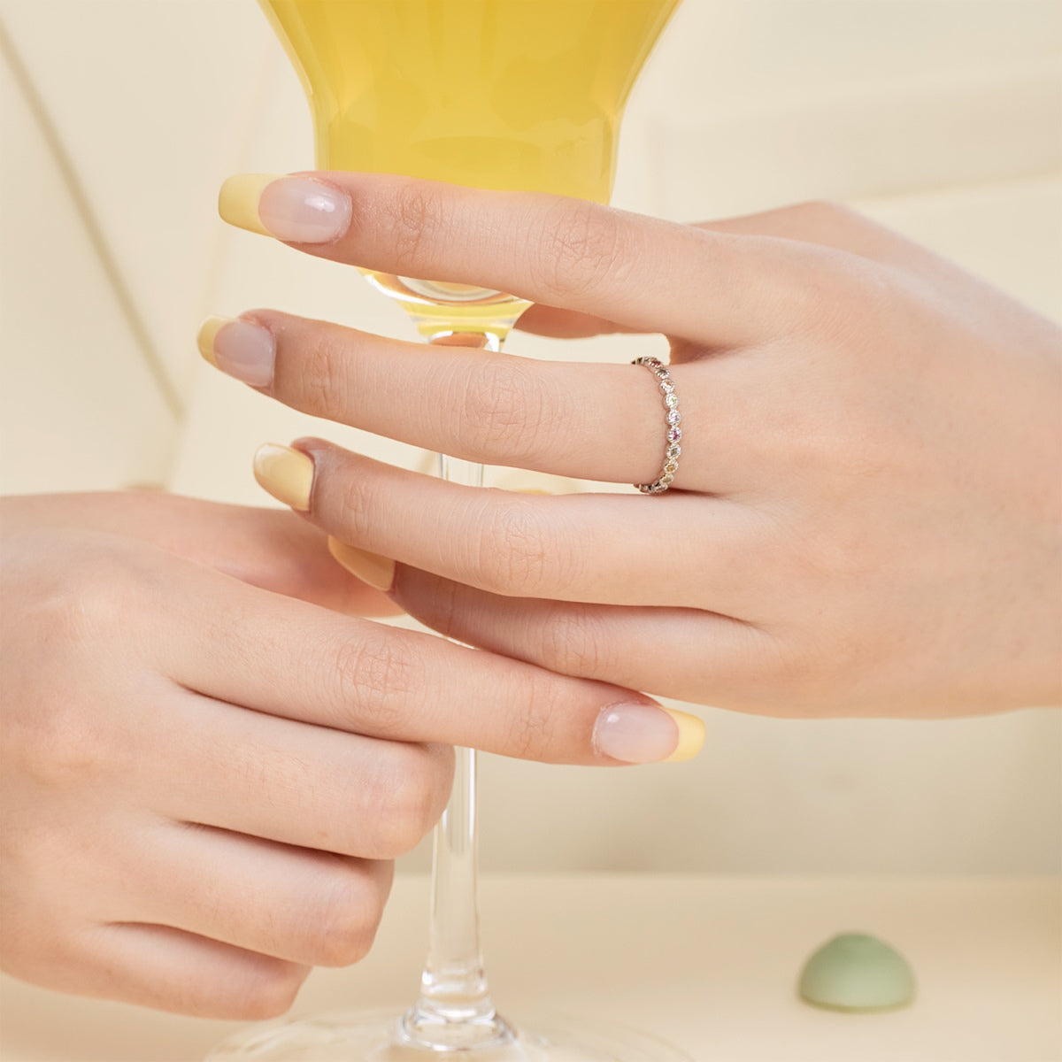 [Revel Jewelry]Radiant Sparkling Round Cut Daily Ring
