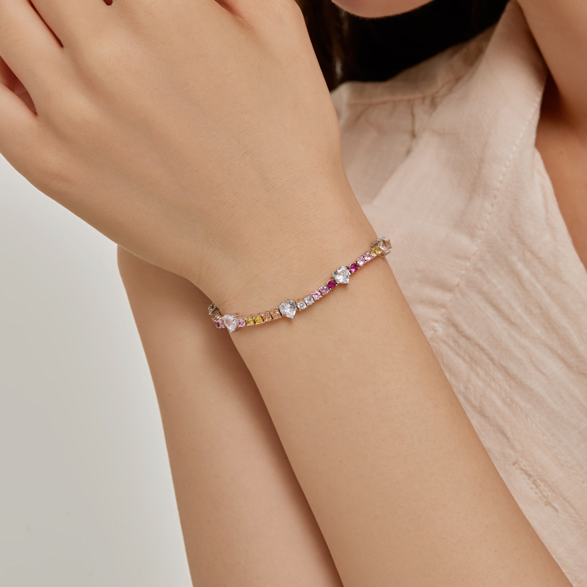 [Revel Jewelry]ロマンチックなハート型ラウンドカットラバーブレスレット