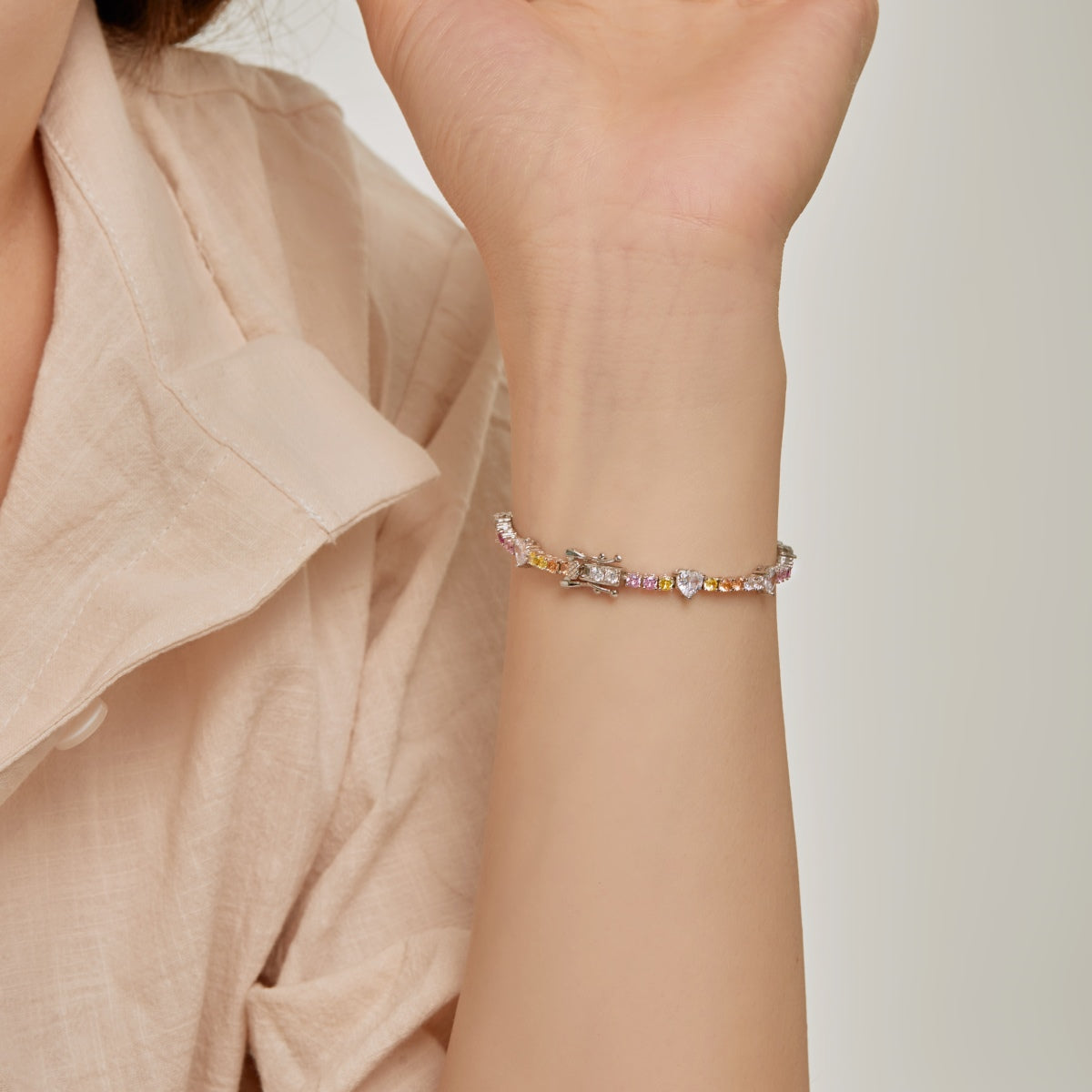 [Revel Jewelry]ロマンチックなハート型ラウンドカットラバーブレスレット