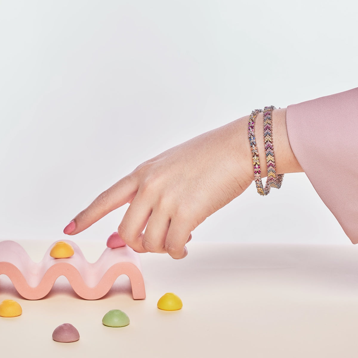 [Revel Jewelry]華やかな輝きのラウンドカットパーティブレスレット