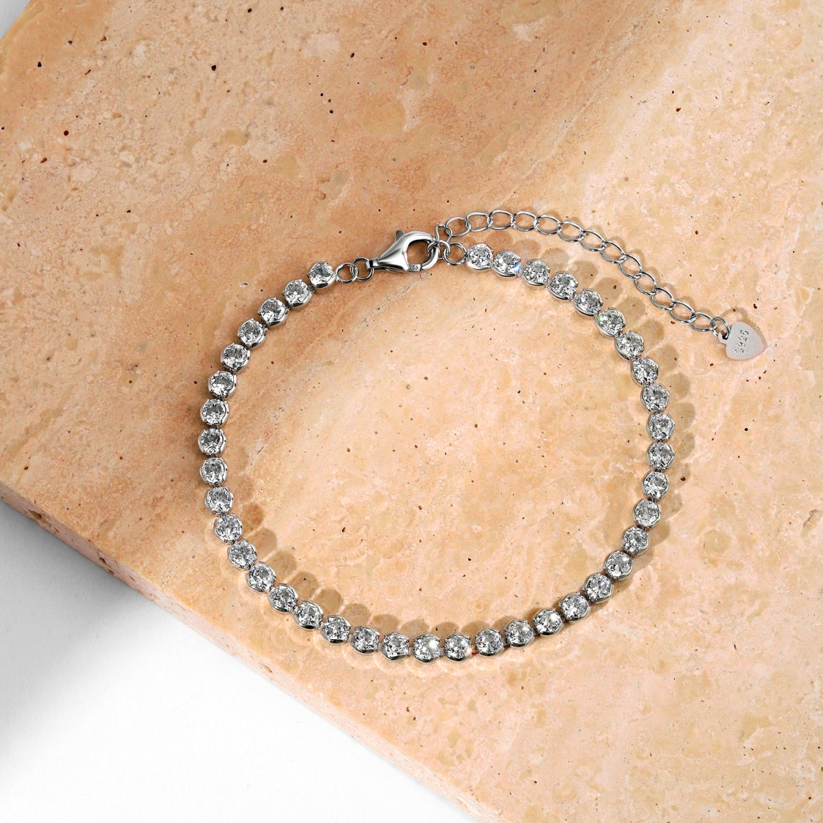 [Revel Jewelry]キラキラと輝くラウンドカットのデイリーブレスレット