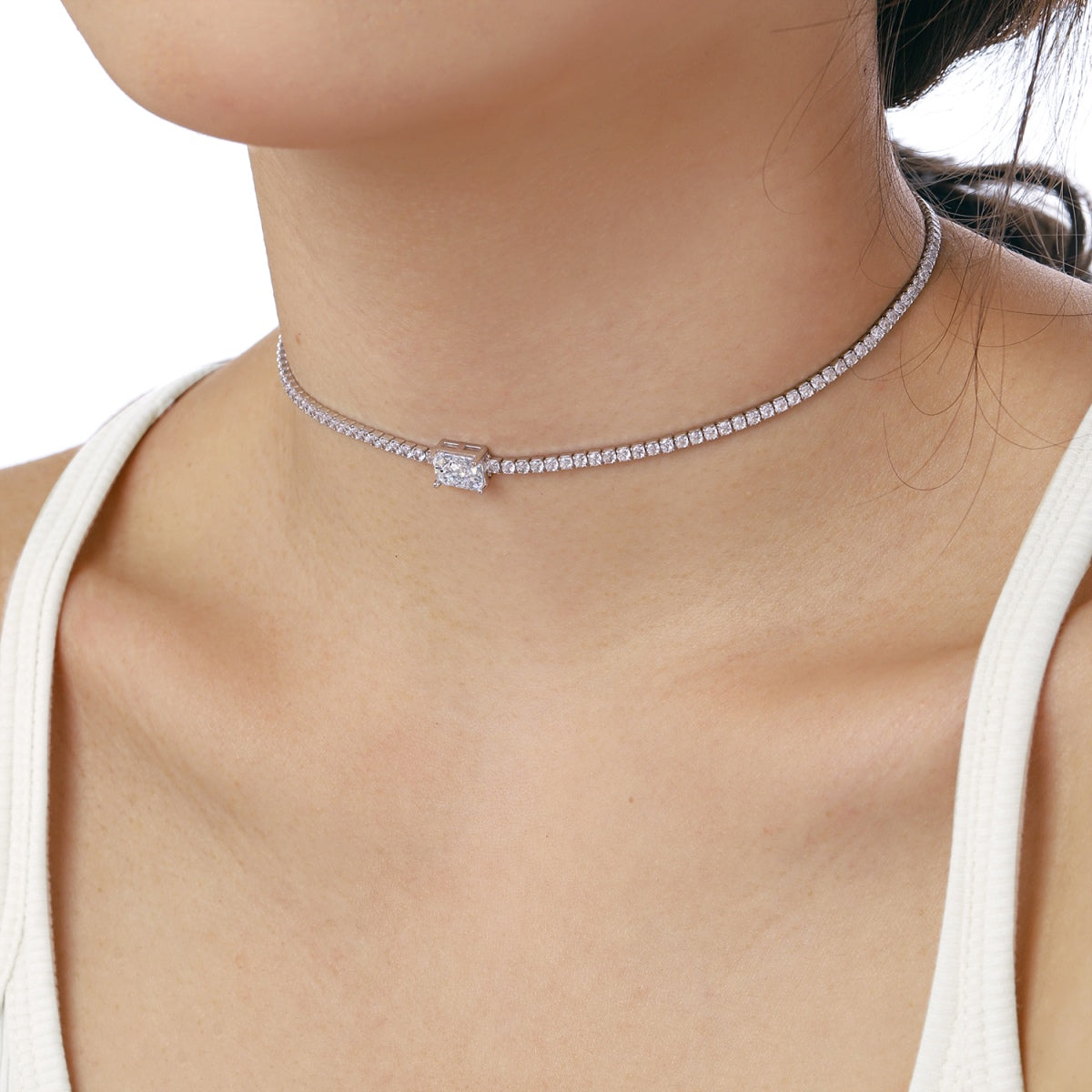 [Revel Jewelry]2.0 carat Ornate Emerald Cut Necklace