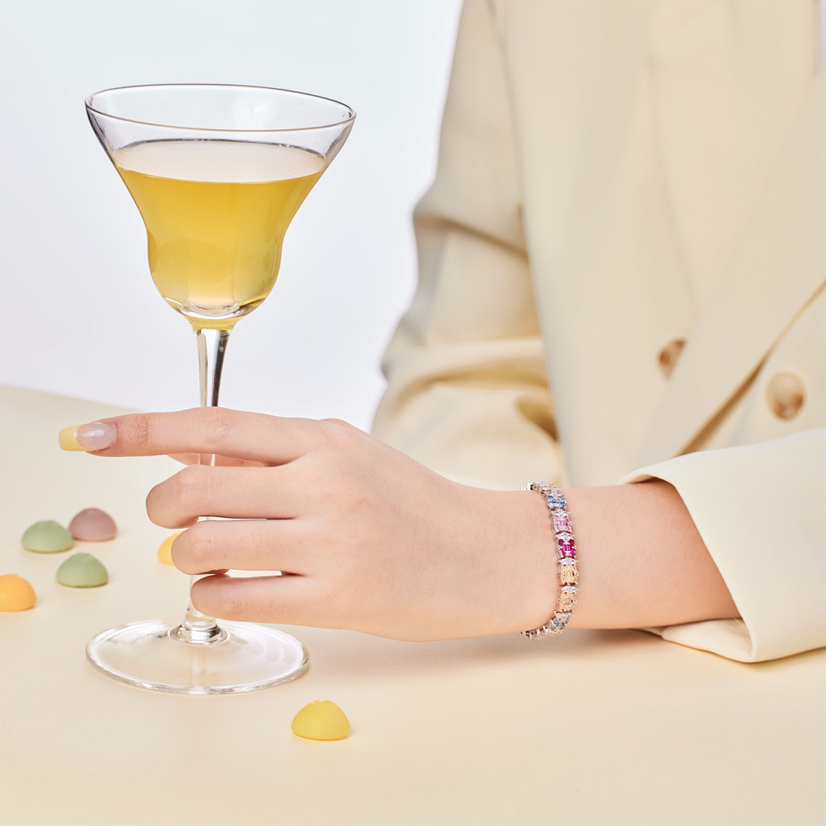 [Revel Jewelry]繊細なカラフルマルチカットパーティーブレスレット