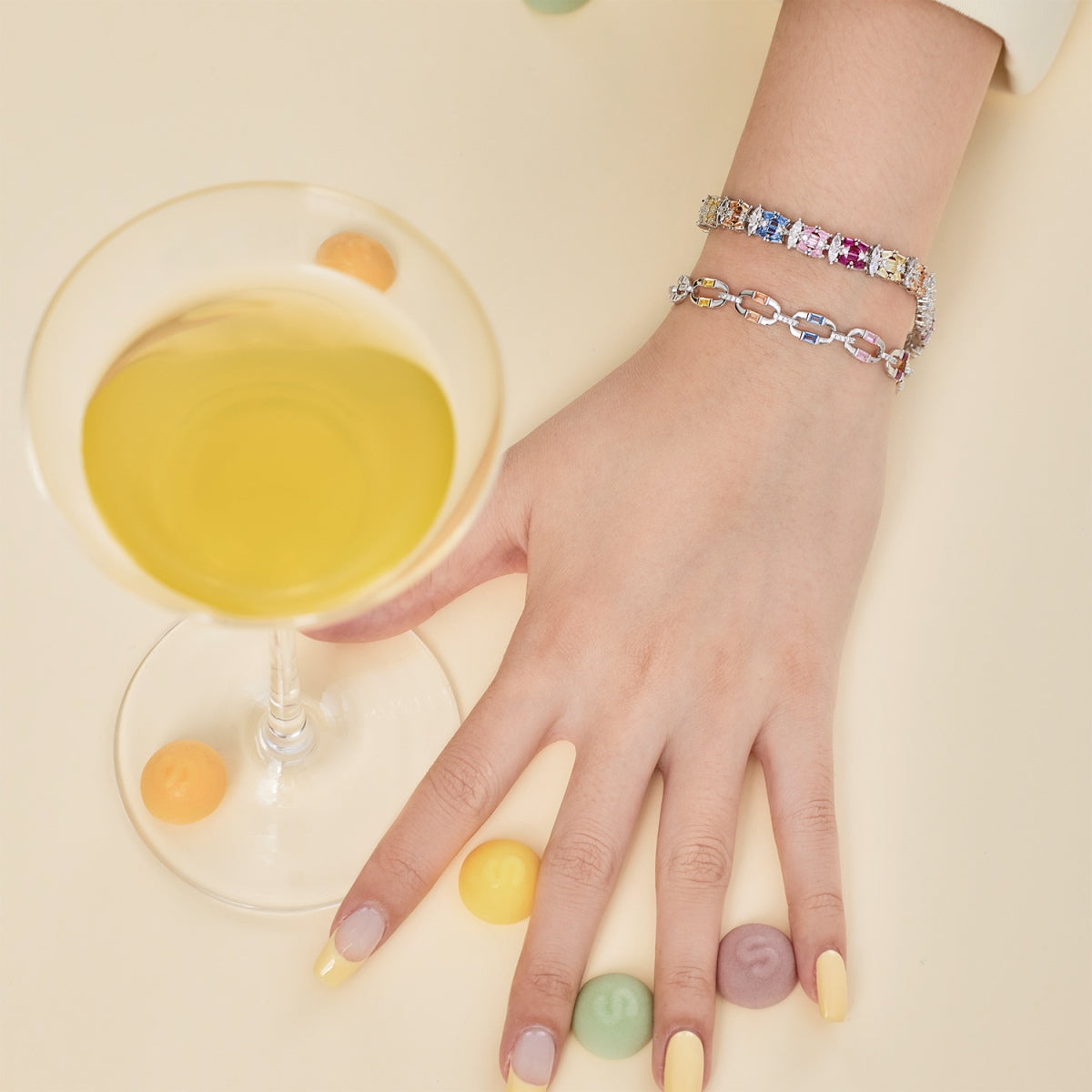 [Revel Jewelry]繊細なカラフルマルチカットパーティーブレスレット
