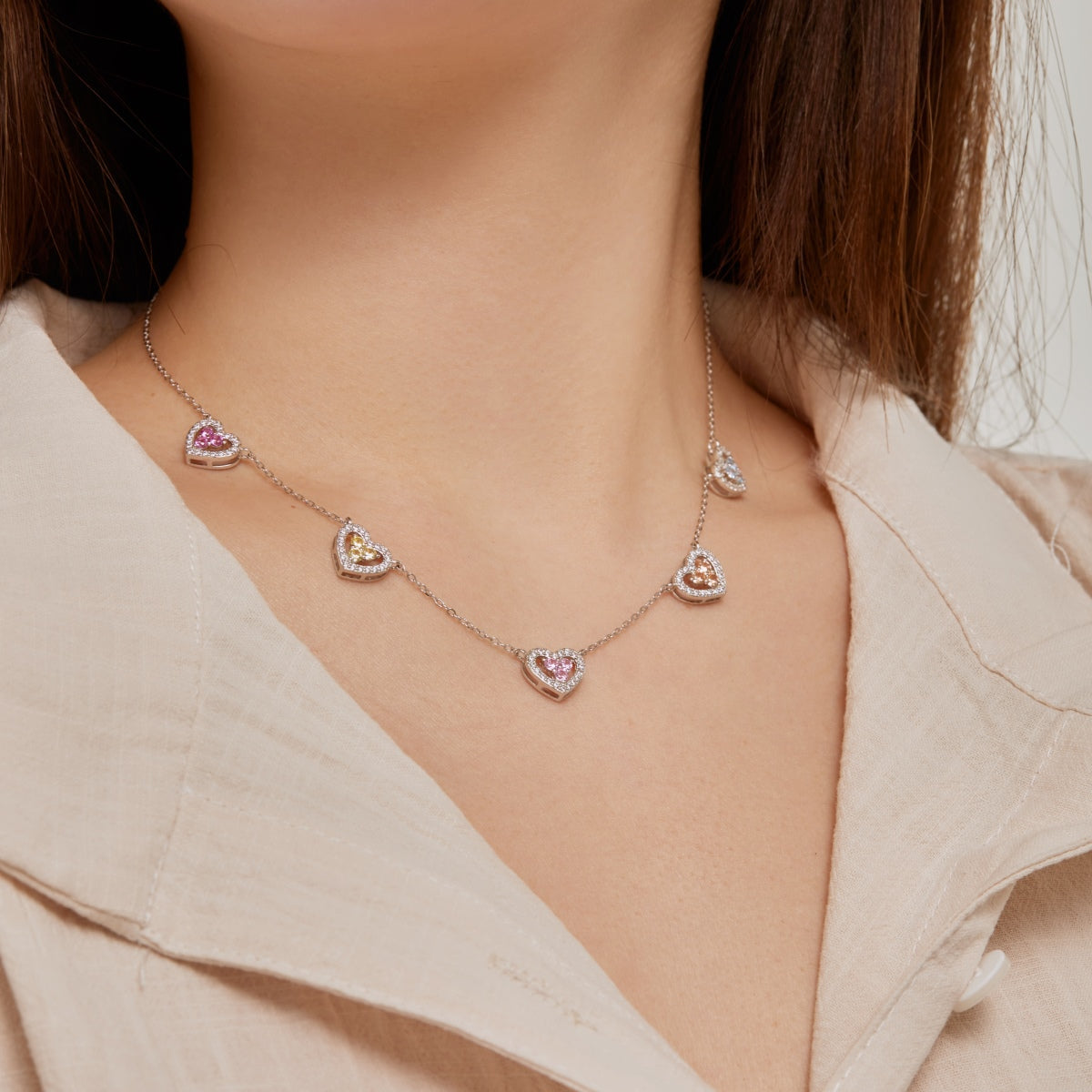 [Revel Jewelry]Funkelnde Fünf-Herzen-Halskette
