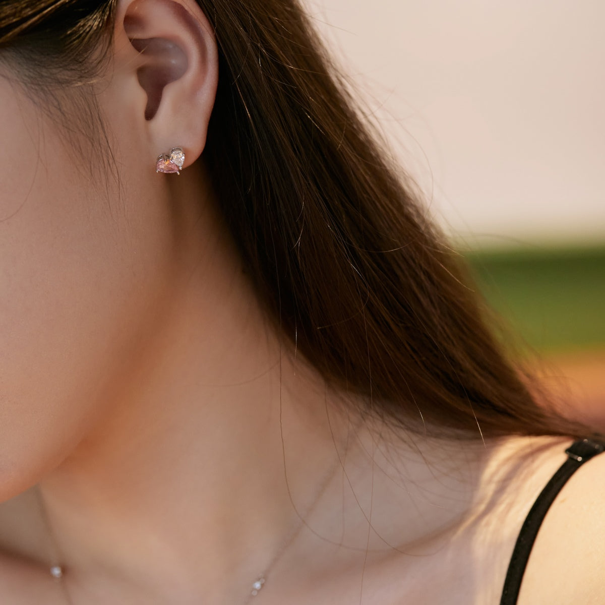 [Revel Jewelry]Dazzling Elegant Heart Cut Lover Earrings