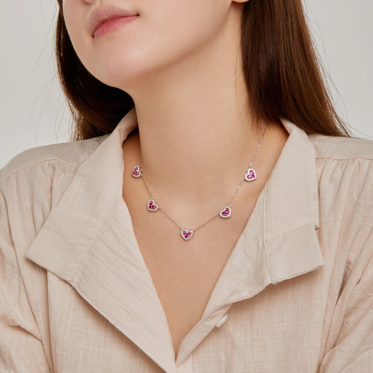 [Revel Jewelry]Funkelnde Fünf-Herzen-Halskette