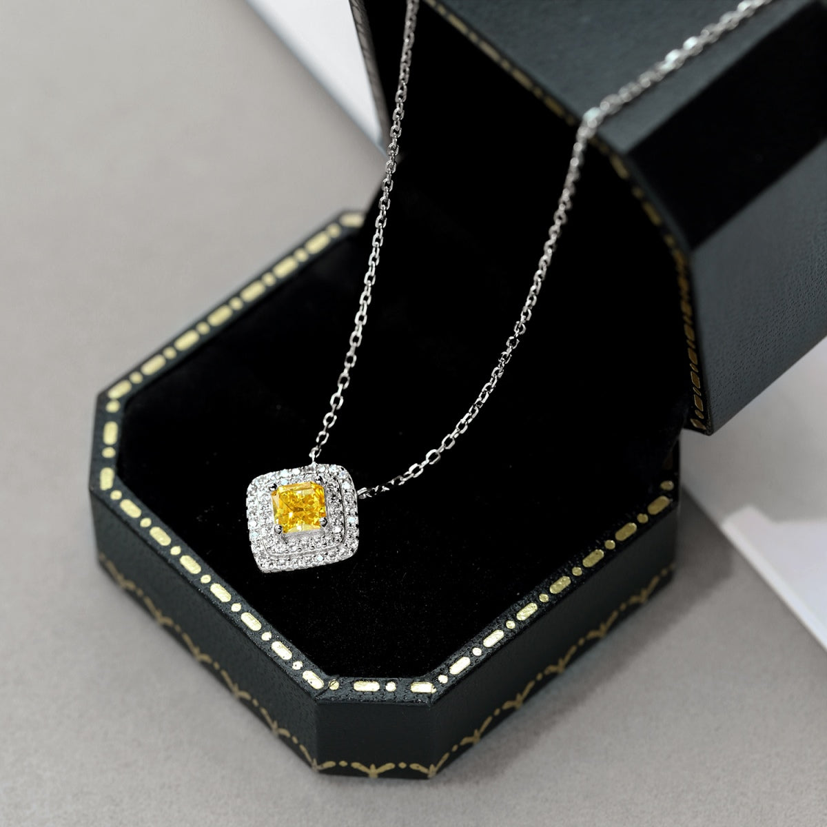 [Revel Jewelry]Funkelnde Asscher-Schliff-Halskette
