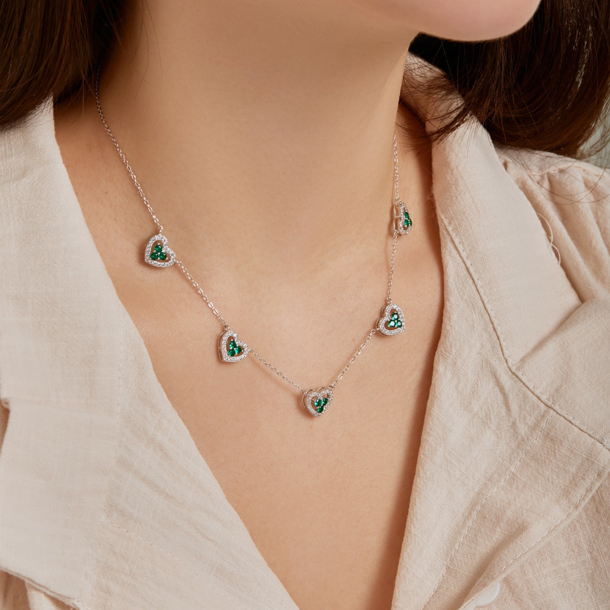 [Revel Jewelry]Funkelnde Fünf-Herzen-Halskette