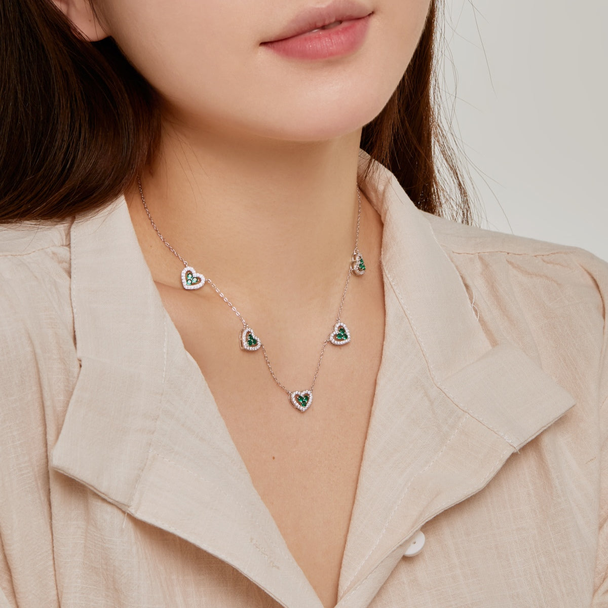 [Revel Jewelry]Funkelnde Fünf-Herzen-Halskette