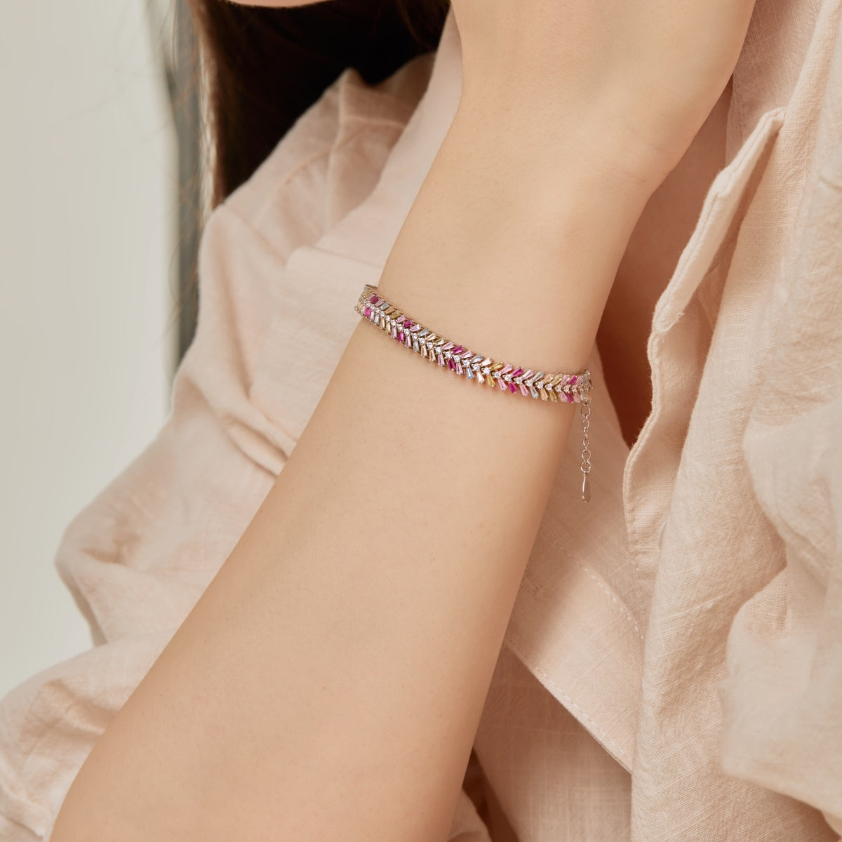 [Revel Jewelry] デイリーにぴったりの上品なラディアントエメラルドカットブレスレット
