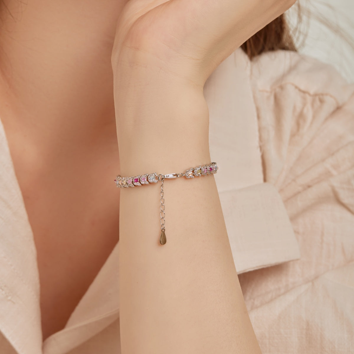 [Revel Jewelry]繊細なマルチカットカラフルデイリーブレスレット