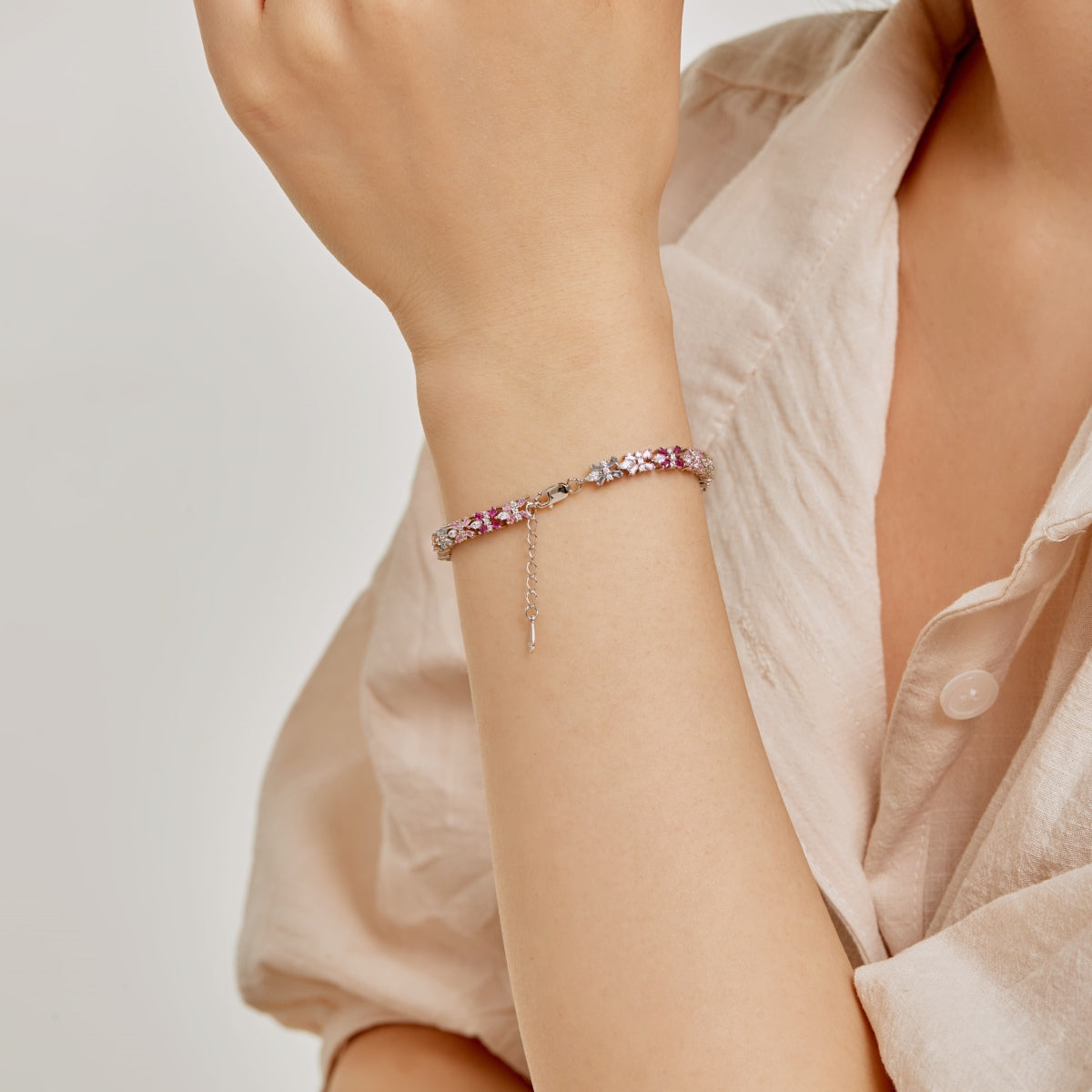 [Revel Jewelry]ユニークでカラフルな蝶の形をしたパーティーブレスレット