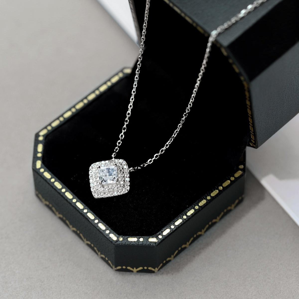 [Revel Jewelry]Funkelnde Asscher-Schliff-Halskette