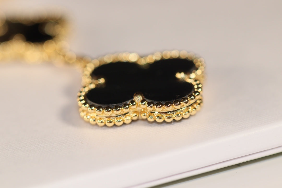 [Revel Jewelry]クローバーイヤリング ゴールドオニキス MOP 3モチーフ