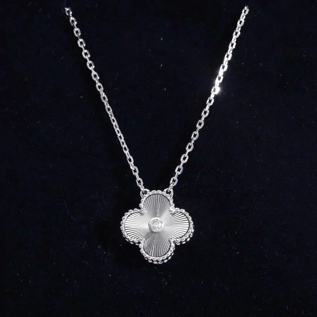 [Revel Jewelry]CLOVER  15MM DIAMOND LASER NECKLACE SILVER