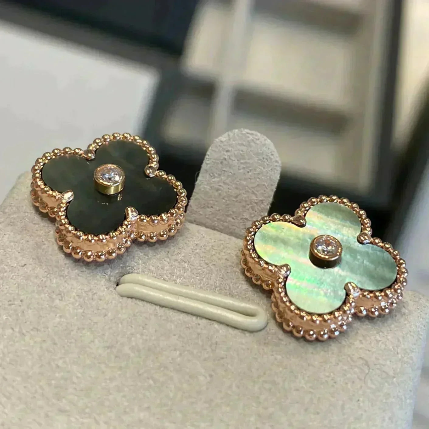[Revel Jewelry]CLOVER MEDIUM 1 MOTIFS GRAY MOP  DIAMOND EARRINGS