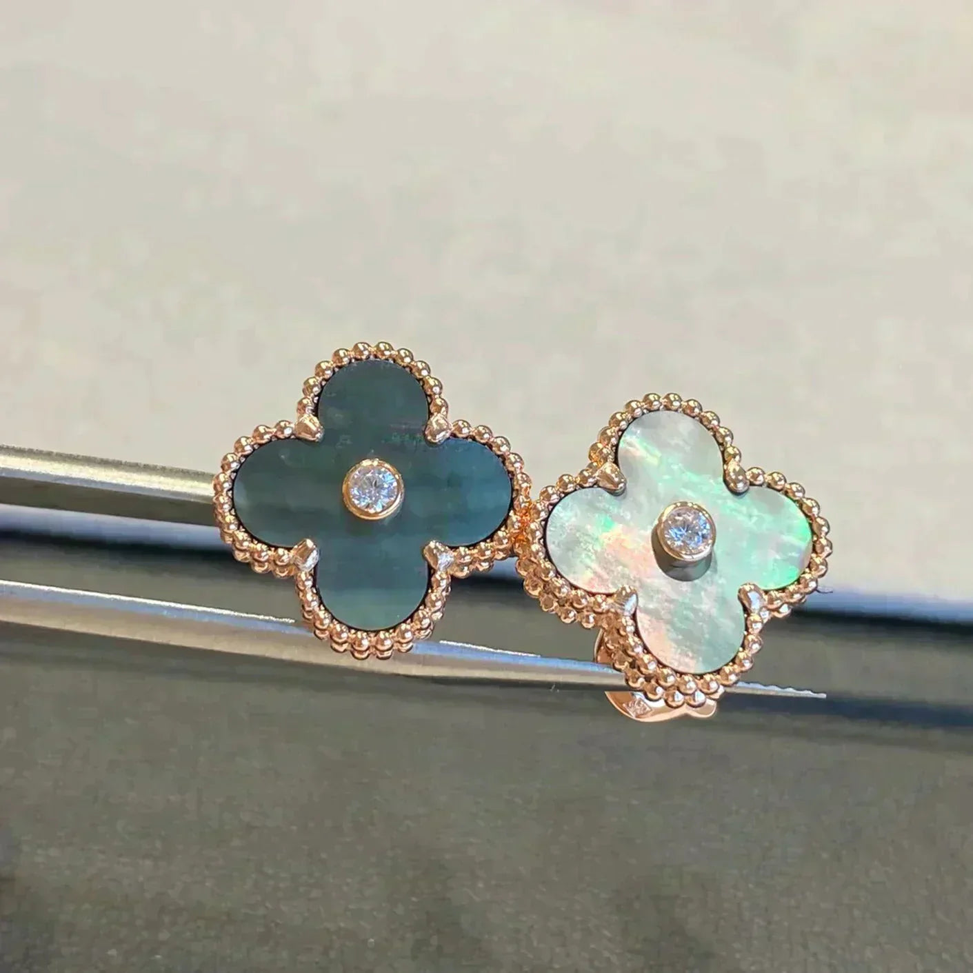 [Revel Jewelry]CLOVER MEDIUM 1 MOTIFS GRAY MOP  DIAMOND EARRINGS
