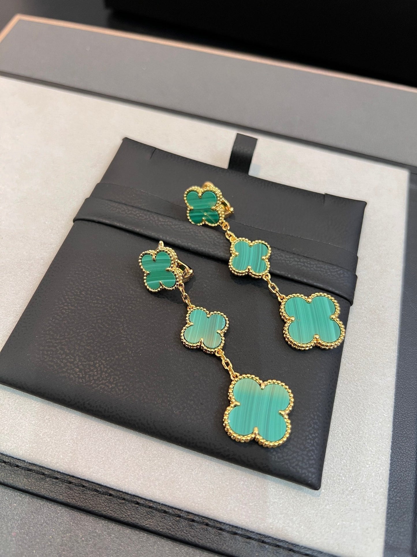 [Revel Jewelry]クローバー マラカイト 3モチーフ ゴールド