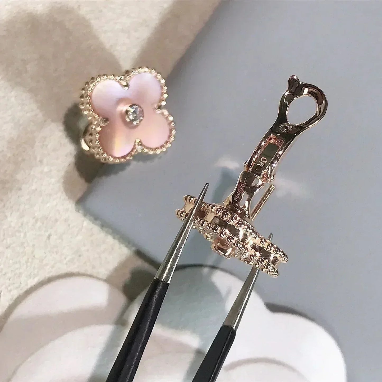 [Revel Jewelry]CLOVER MEDIUM 1 MOTIFS  PINK MOP DIAMOND EARRINGS