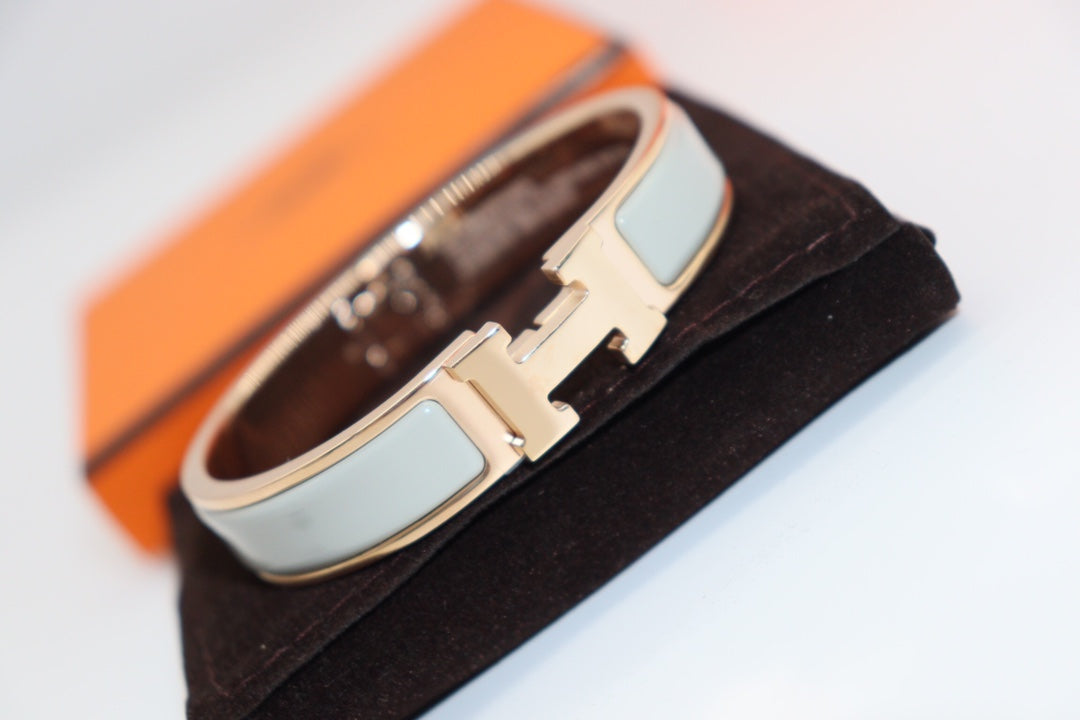 [Revel Jewelry]H LIGHT BLUE BRACELET