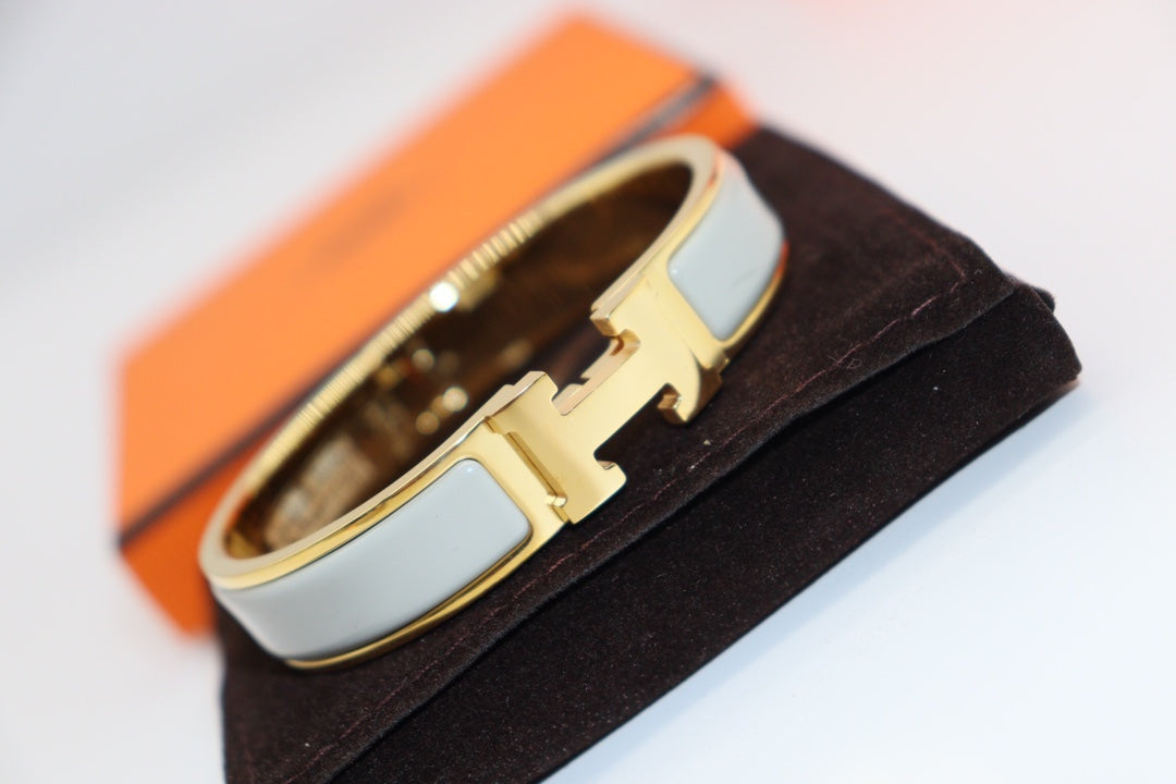 [Revel Jewelry]H LIGHT BLUE BRACELET