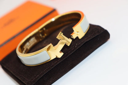 [Revel Jewelry]H LIGHT BLUE BRACELET