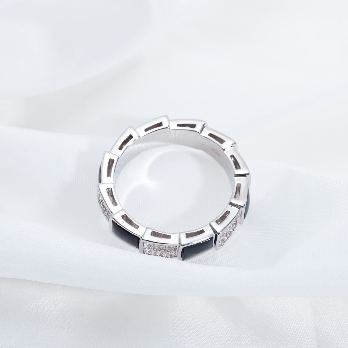 [Revel]セルペンティ リング シルバー ダイヤモンド ブラックマザーオブパール 4mm